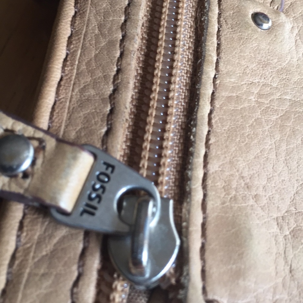 Fossil Wallet In Good Condition - image 8